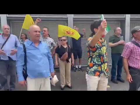 هولندا مظاهرة للإيرانيين الأحرار أمام السفارة الألبانية ضد الاعتداء الإجرامي على أشرف الثالث