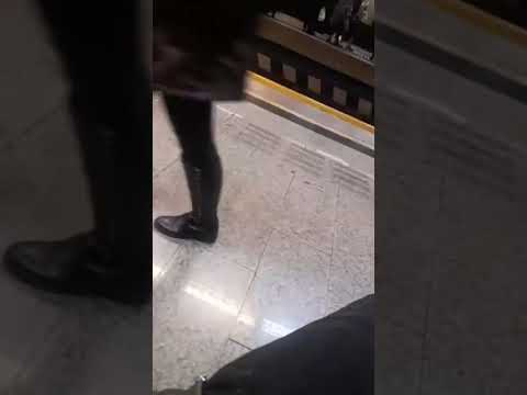 تهران مترو خواجه عبدالله طنین شعارهای مرگ بر خامنه‌ای توسط جوانان دلیر ۱۴آذر