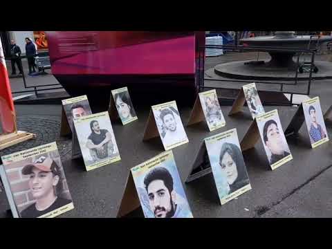 زوریخ سوئیس - ایرانیان آزاده با برپایی میز کتاب با قیام سراسری اعلام همبستگی کردند - ۸آذر