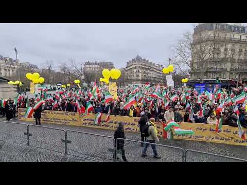پاریس ایرانیان آزاده برای شروع تظاهرات در سالگرد انقلاب ضدسلطنتی آماده می‌شوند ۲۳بهمن