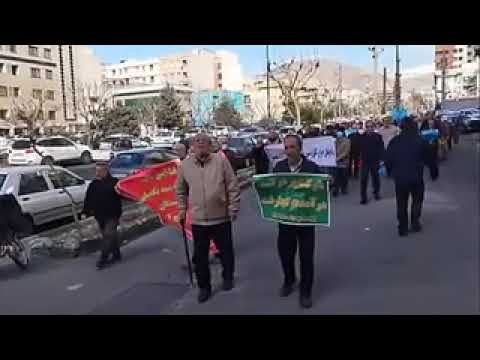 تجمع احتجاجي لمتقاعدي اتصالات تهران احتجاجا على وضعهم المعيشي