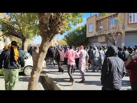 پیرانشهر - تظاهرات مردم همراه با شلیکهای ماموران خامنه‌ای -۳۰آبان