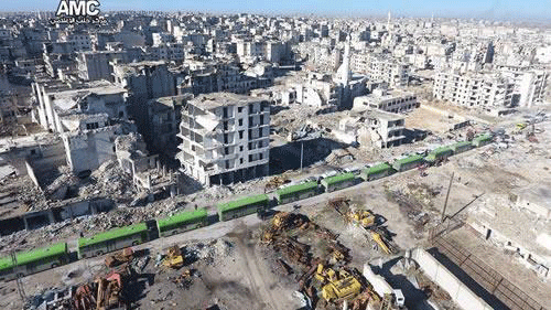 آخر دفعة من المحاصرين بشرق حلب تنتظر الإجلاء وفق الاتفاق بين النظام والمعارضة (رويترز) آخر دفعة من المحاصرين بشرق حلب تنتظر الإجلاء وفق الاتفاق بين النظام والمعارضة (رويترز)