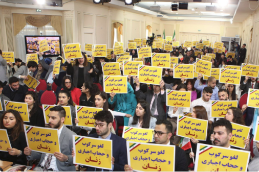 السيدة مريم رجوي الرئىسة المنتخبة من قبل المقاومة الايرانية في مؤتمر اجتماع لمناسبة الذكرى السنوية للثورة ضد الشاه