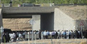 احتجاجات في إيران .. أهالي فرخ شهر يحتجون بشدة ضد قوات الحرس يوم الثلاثاء 26 مايو