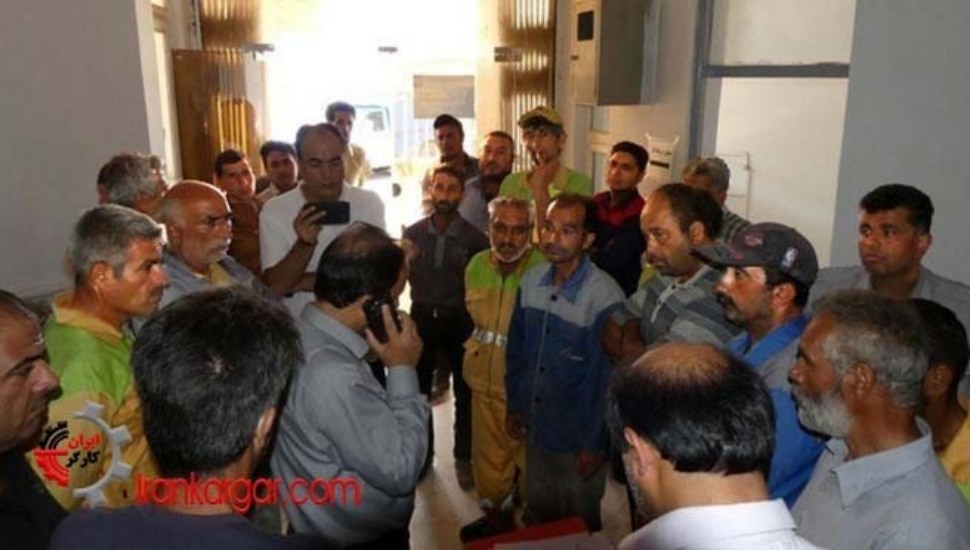 تجمع احتجاجي لعمال بلدية منجيل