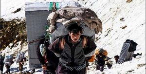 إيران .. مقتل العتالين على أيدي المرابين الحاكمين في البلاد!