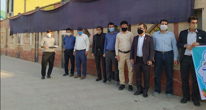 تجمع احتجاجي للعاملين بعقود مؤقتة في بلدية دهدشت