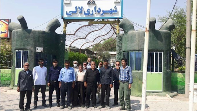 مسيرة احتجاجية لمجموعة من عمال بلدية لالي