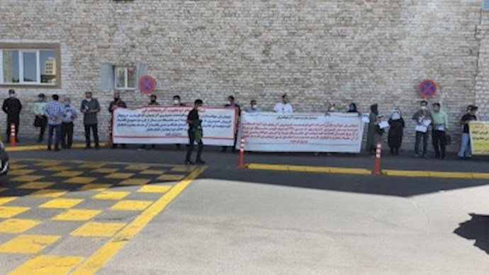 احتشاد حاملي الكمبيالات لأجَل (المنهوبين) من شركة آذویکو لصناعة السيارات