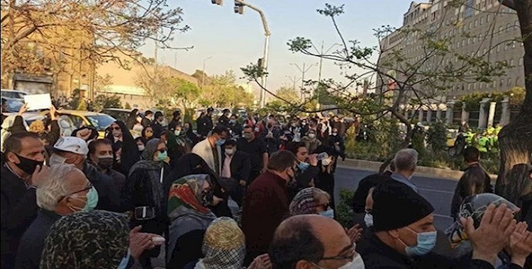 تصدرت المرأة الإيرانية زمام القيادة وتولت دفة الاحتجاج