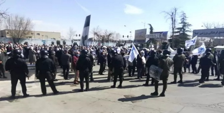 افادت شبكة مجاهدي خلق في إيران: استمرارالاحتجاجات من المتقاعدين إلى عمال البتروكيماويات والصيادين