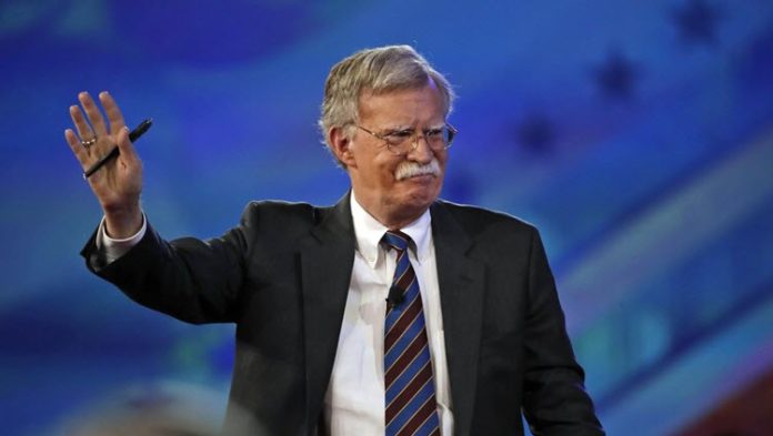 وکالة الانباء رويترز: بسبب دعمهم لمجاهدي خلق، إيران تفرض عقوبات على 61 مسؤلاَ أمريكيًا