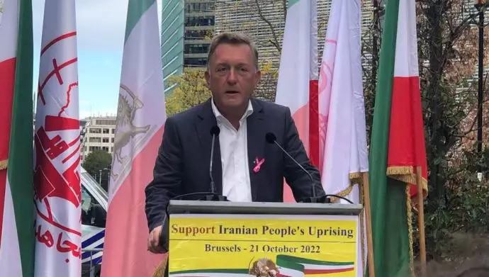 تظاهرات الایرانیون الاحرار بالتزامن مع قمة زعماء الاتحاد الأوروبي في بروكسل، معبرین عن دعمهم لانتفاضة الشعب الایراني