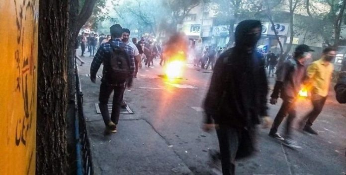 استمرارالانتفاضة الشعبية في يومها الثاني والعشرون بمظاهرات واشتباكات في جميع أنحاء البلاد المحتلة