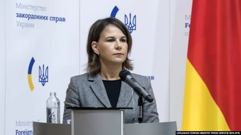 بيت خامنئي العنكبوتي الهش تخيِّم تحت غيوم جبهة الخوف و الرعب