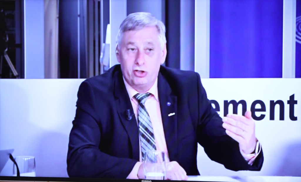 خلاصة لمناقشة تحت اشراف السیدة مریم رجوي مع مجموعة من أعضاء البرلمان الأوروبي