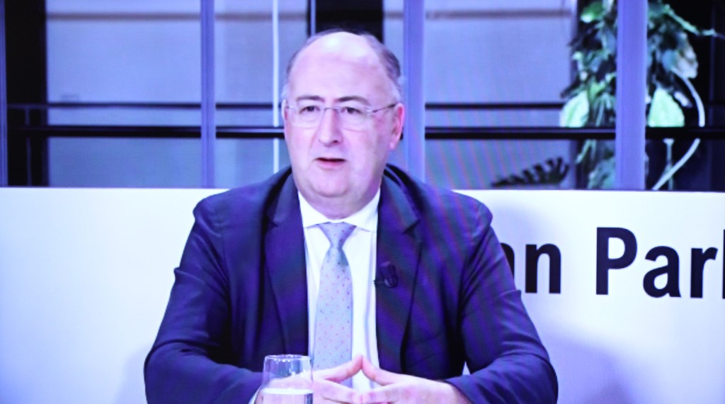 خلاصة لمناقشة تحت اشراف السیدة مریم رجوي مع مجموعة من أعضاء البرلمان الأوروبي