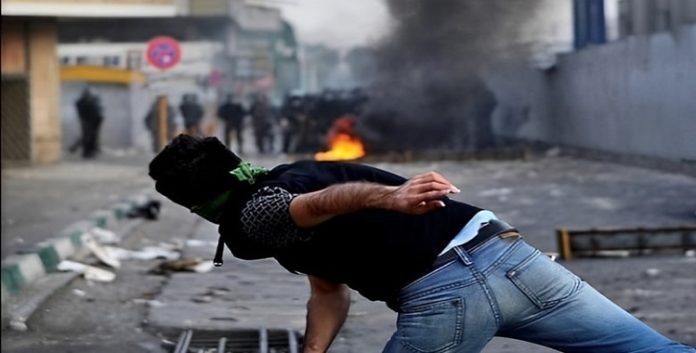 ماذا يعني إستمرار الانتفاضة في إيران؟