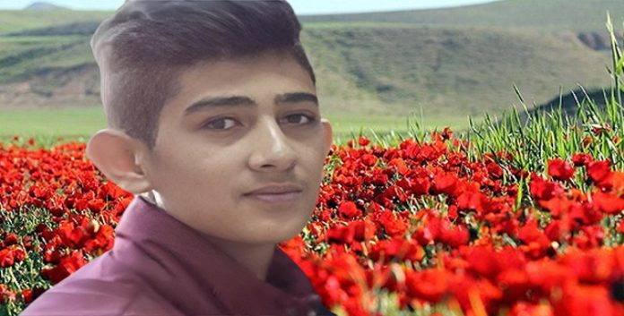 نيران مباشرة من عناصر خامنئي تسقط مهرداد ملك البالغ من العمر 17 عامًا قتیلا،