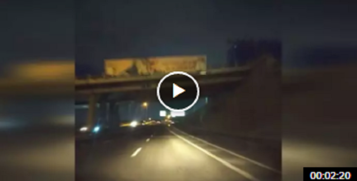 ایران...طهران و 12 مدينة إيرانية أخرى تشهد احراق قواعد للبسیج و رموز نظام الملالي