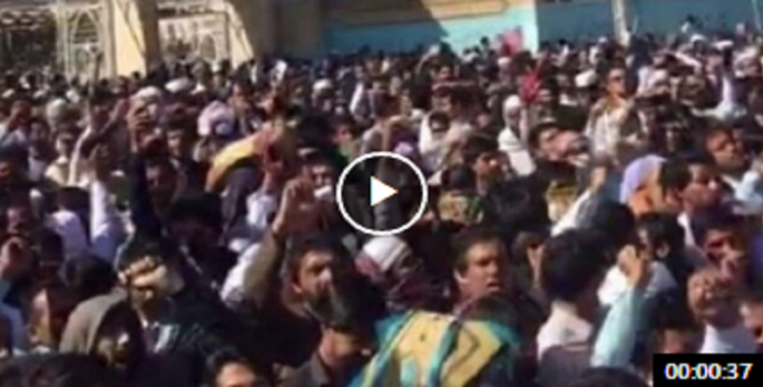الجمعة 13 يناير- الانتفاضة الایرانیة في يومها الـ 120.. مظاهرات حاشدة في زاهدان بشعار لانظام الشاه ولا ولاية الفقيه بل الديمقراطية والمساواة