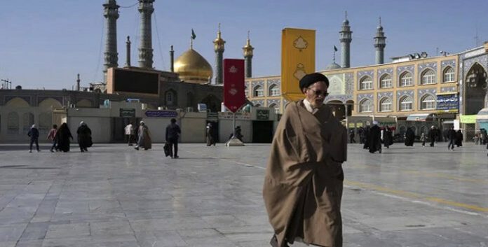 حسب أسوشيتدبرس: الدعوات للتغيير في إيران تصل حتى إلى قلب قم