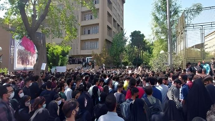 حسب وثائق مسربة: ابراهيم رئيسي یوافق على دفع مئات الملايين من الدولارات لشراء معدات لقمع انتفاضة الشعب