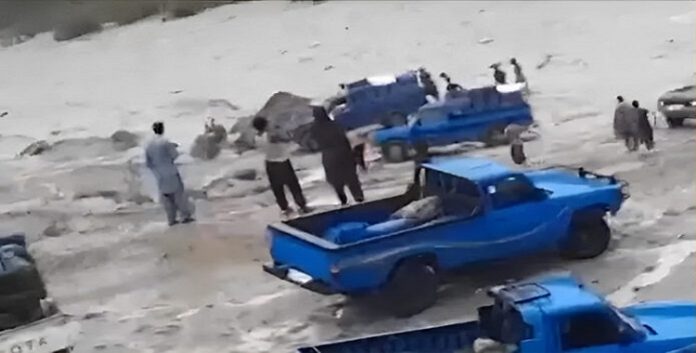 رسالة السيدة مريم رجوي لمناسبة وفاة 5 ناقل الوقود على الأقل واختفاء 5 آخرين بسبب أمطار الصيف