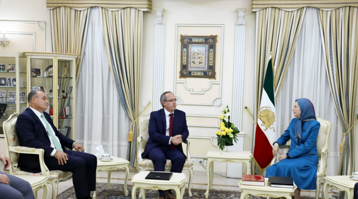 لقاء السيدة مريم رجوي مع رئيس الوزراء ووزير خارجية كوسوفو السابقين