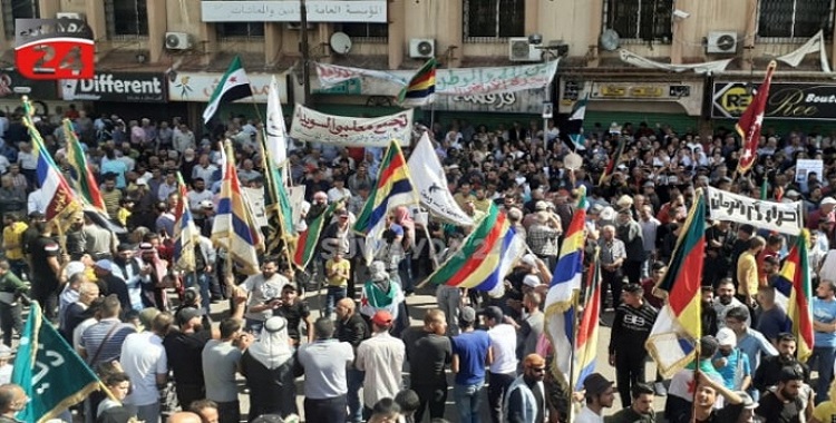 انضمام المزيد من شرائح المجتمعية للحراك الثوري في اليوم 71 لمظاهرات السويداء السورية…