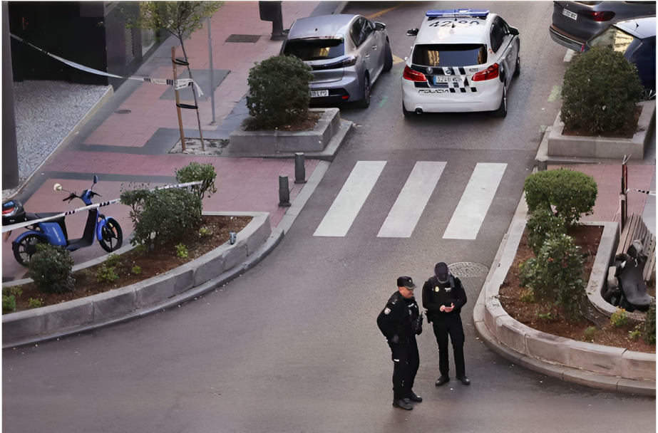 إلكونفيدينسيال الإسبانية: إلقاء القبض على ثلاثة أشخاص في مالقة وغرناطة بتهمة محاولة اغتيال فيدال كوادراس