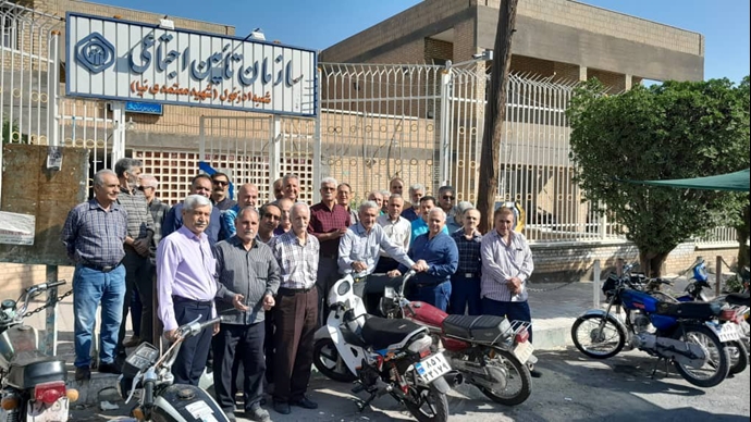 تحت شعار لن نعيش تحت وطأة القمع تجمعات احتجاجية لمتقاعدي الضمان الاجتماعي و الصلب في المدن الإيرانية