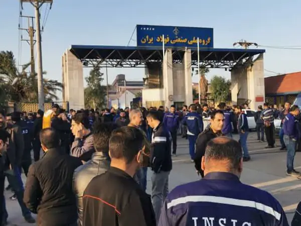 ایران.. إضراب واحتجاج الآلاف من عمال المجموعة الوطنية لصناعة الصلب في الأهواز لليوم الخامس على التوالي