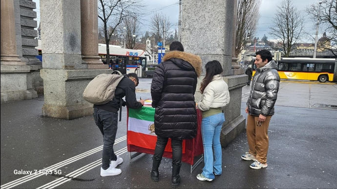 مظاهرات إيرانيين احرار و انصارمجاهدي خلق ضد نظام الملالي في لوسيرن، سويسرا