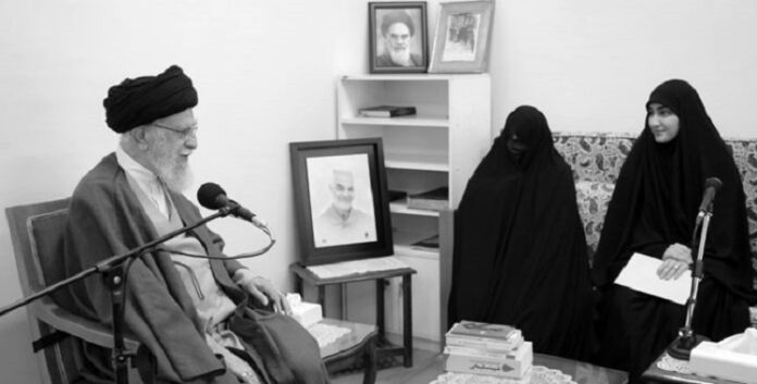 الشرك بالله على لسان المتخبط خامنئي: كان الله تعالى يتكلم، في الواقع، كان لساني يتكلم، ولكن كانت كلمة الله