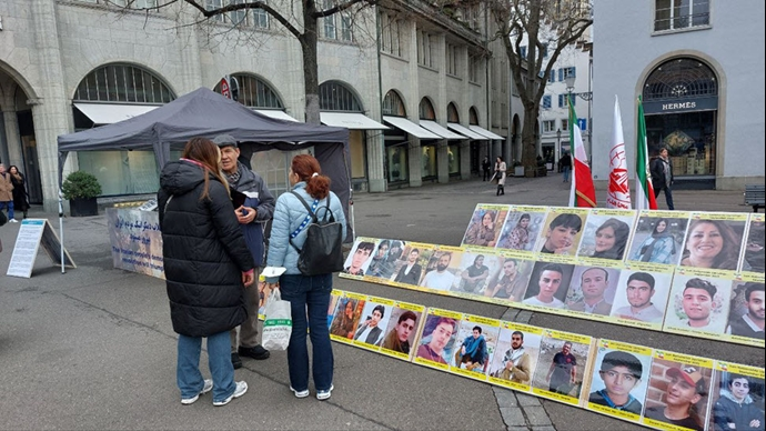 تضامنا مع الانتفاضة الوطنية الایرانیة، معرض لصور للشهداء و کتب في زيورخ سويسرا