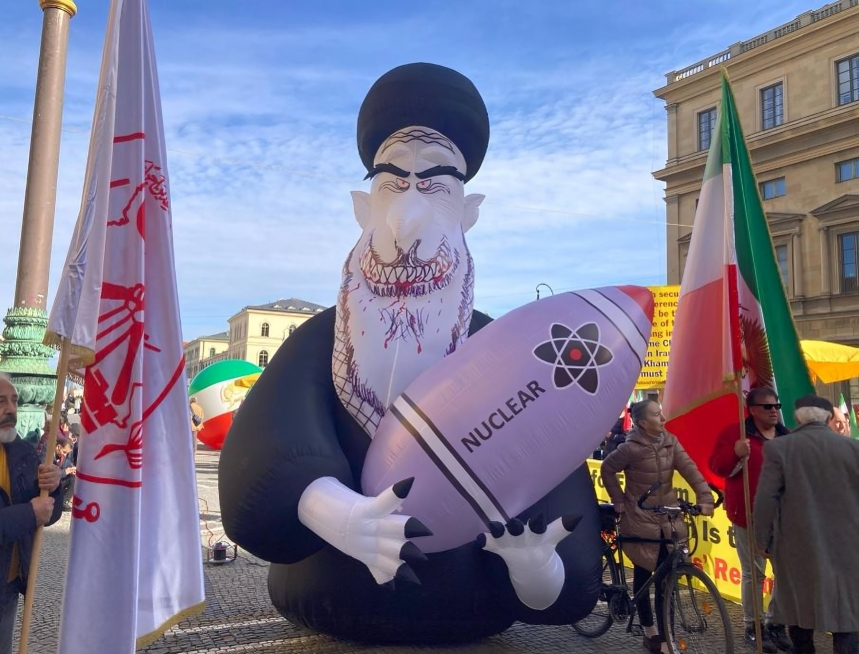 تقریر تلفزيون برلين حول مظاهرات ومسيرات الإيرانيین في ذكرى الثورة المناهضة للملكية في ایران