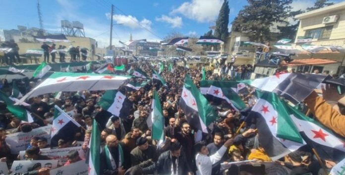 في الذكرى13 للثورة الشعب السوري عشرات الآلاف يتظاهرون في سوريا