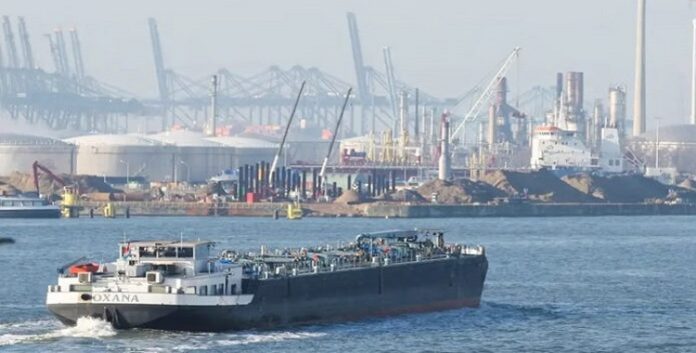 حسب صحیفة تلغراف: النظام الإيراني ستقل الموانئ الأوروبية لإرسال الأسلحة إلى لبنان