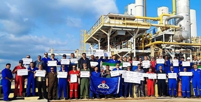 ایران.. مع استمرار الاحتجاجات في قطاع النفط،تجمع احتجاجي لعمال النفط في لاوان