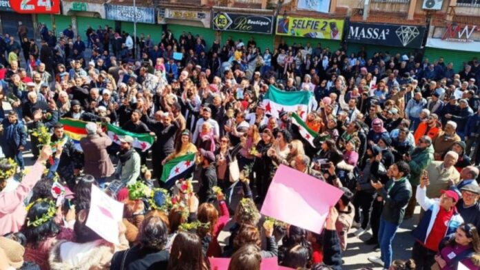 في الذكرى13 للثورة الشعب السوري عشرات الآلاف يتظاهرون في سوريا