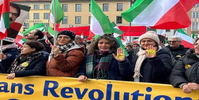 ضرورة التطلع للمستقبل والديمومة في تاريخ إيران! نظرة عامة على مدى تعقيد الوضع فيما يتعلق بإيران