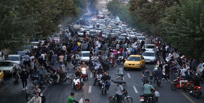 إيران سائرة نحو التغيير رغم أنف نظام الملالي