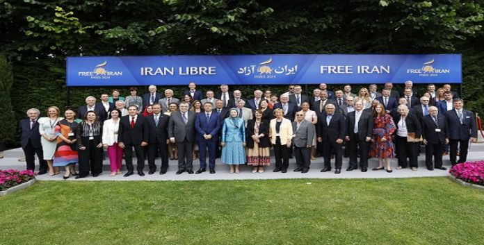 باريس تشهد دعم شخصيات دولية للمقاومة الإيرانية