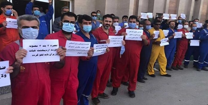 إيران: متزامناً مع استمرار إضراب  أكثر من 24000  عامل في صناعات النفط والغاز، تجمع احتجاجي لموظفي شركة النفط “فلات قاره” 