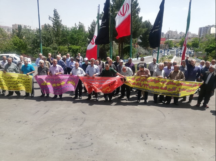 إيران – احتجاجا على 8 أشهر من عدم دفع الرواتب، الأسبوع الثاني من إضراب عمال إمدادات المياه في مدينة رودبار