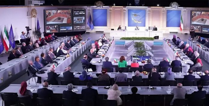 الديمقراطية في إيران والسلام في المنطقة