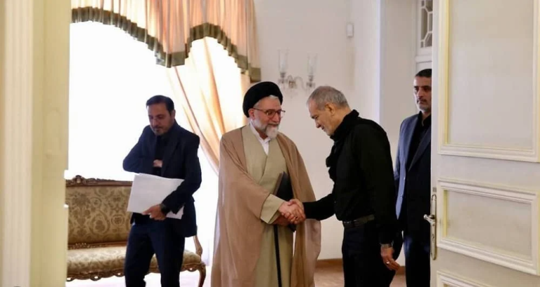 دعماً بالتزامه الأهداف الأصولية للنظام، بزشكيان يعزز تحالفه مع الحرس ووزارة المخابرات