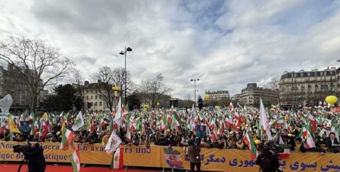 إيران وشعبها في ذكرى ثورته ثورة فبراير شباط الوطنية